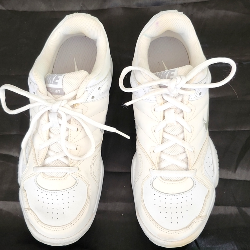 Sale on Nike GDR Tennis shoes